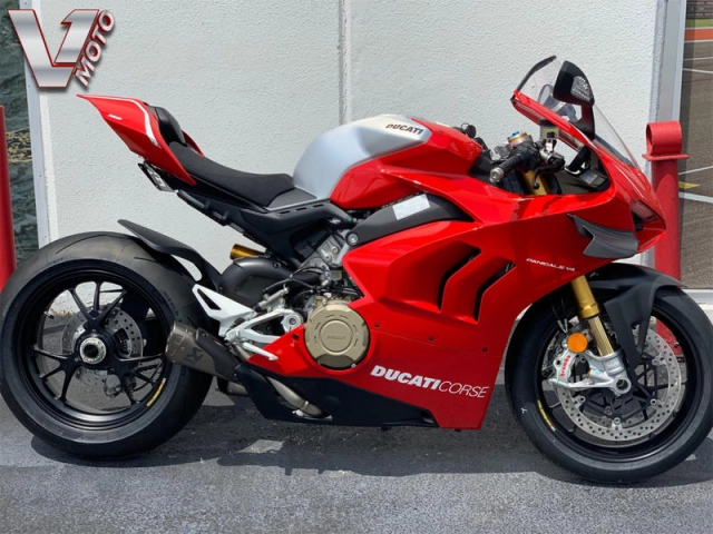 Ducati panigale v4 r và kawasaki ninja zx-10rr 2021 - trên bàn cân thông số