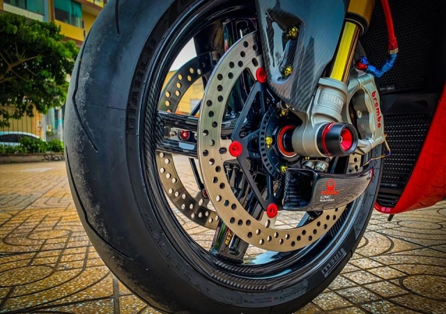Ducati panigale v4 s biến hình hoàn hảo với diện mạo cực chất