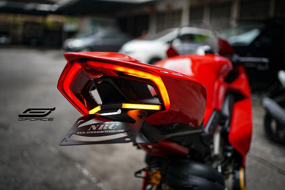 Ducati panigale v4 s độ nhẹ nhàng nhưng vô cùng thuyết phục