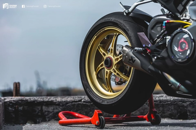 Ducati panigale v4 s độ nổi bật với phong cách xám xi măng