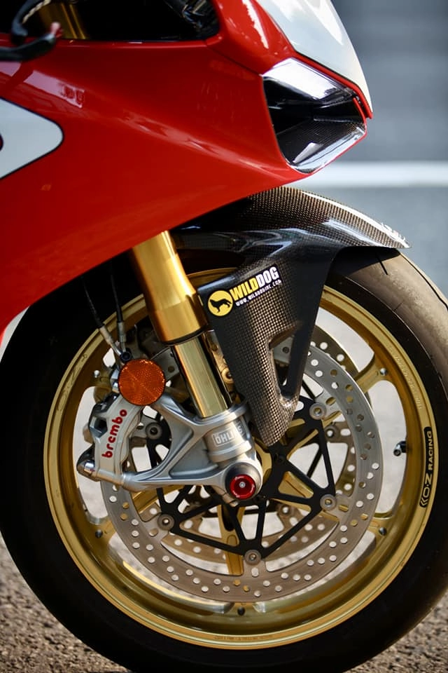 Ducati panigale v4 s độ phong cách đường đua với diện mạo mới đầy mê hoặc