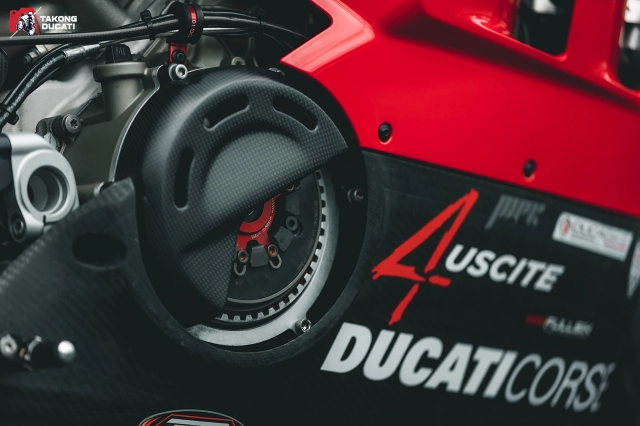 Ducati panigale v4 s lừa dối người xem trong diện mạo v4 r cực chất