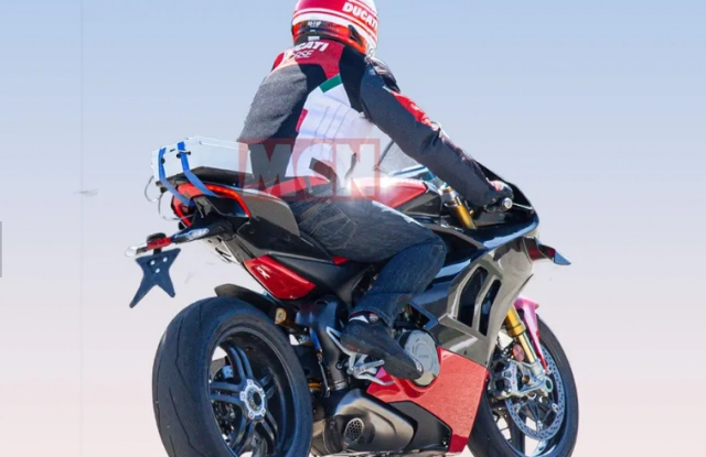 Ducati panigale v4 superleggera chính thức lộ diện với vẻ ngoài carbon cực đỉnh