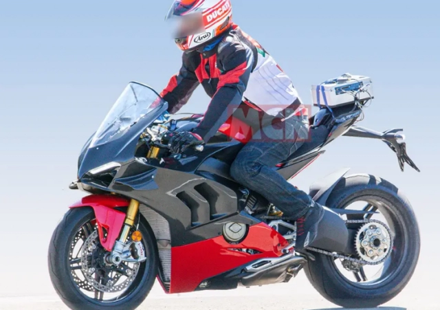 Ducati panigale v4 superleggera chính thức lộ diện với vẻ ngoài carbon cực đỉnh