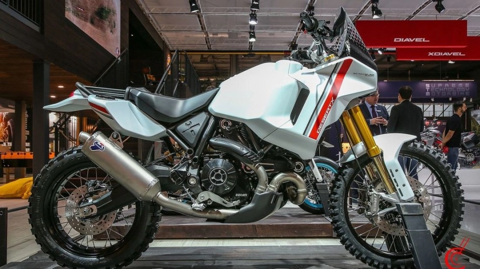 Ducati ra mắt 2 mẫu desert x concept và motard concept tại sự kiện eicma 2019