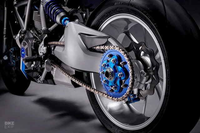 Ducati scrambler độ phong cách street tracker của biker gốc việt