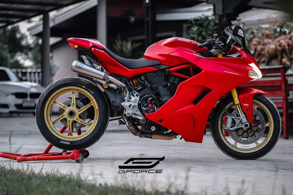 Ducati supersport 939 s độ lôi cuốn với dàn chân siêu nhẹ