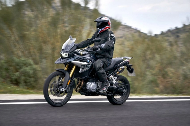 F850gs 2019 bất ngờ được sử dụng là chiếc xe đua chính trong bmw gs trophy 2020