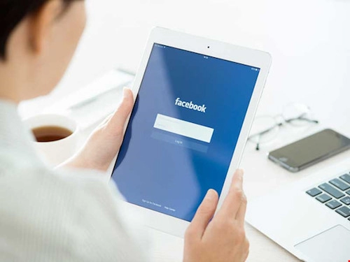 Facebook như con dao hai lưỡi