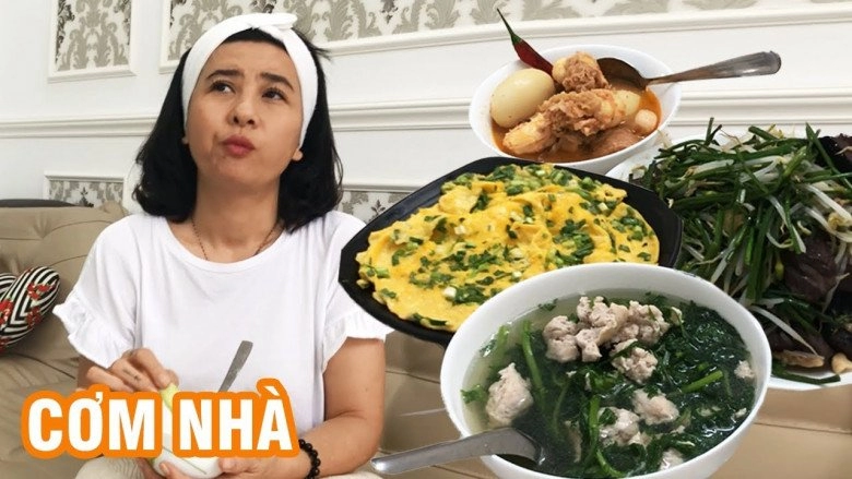 Hậu chia tay tình trẻ kém 18 tuổi cát phượng ăn cho mập thây bỗng bị bình luận ăn toàn món phương tây