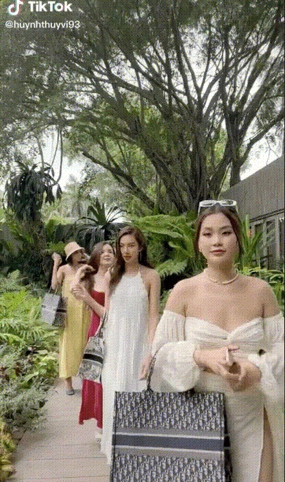 Hết diện bikini đọ dáng hội hoa hậu siêu giàu vbiz trưng trổ hàng hiệu sắm túi nhóm nghìn đô