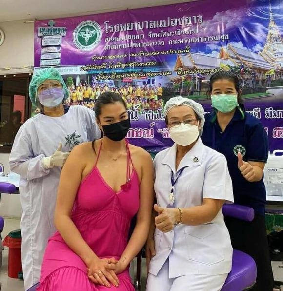 Hoa hậu 71kg mặc váy không nội y đi tiêm vaccine body đô con ngực chảy xệ gây thất vọng