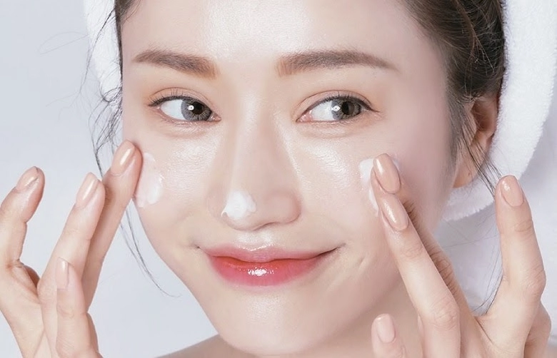 Hòa minzy skincare chưa đến 10 phút mỗi ngày mà da đẹp cỡ này chị em bận rộn vào học hỏi ngay