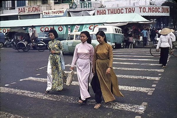 Học cách mặc áo dài vừa chất lại không bị sến như nhã phương angela phương trinh