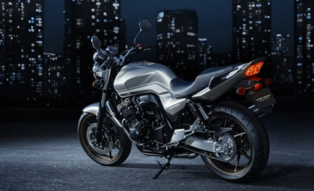 Honda cb400 matte beta silver metal - phiên bản giới hạn có giá gần 200 triệu vnd