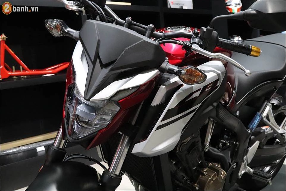 Honda cb650f 2018 có giá 2259 triệu vnd ra mắt tại showroom honda moto việt nam