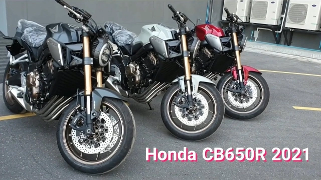 Honda cb650r 2021 và yamaha mt-07 2021 trên bàn cân thông số