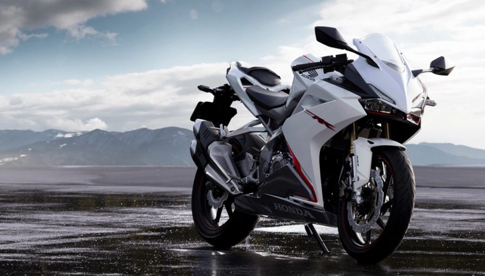 Honda cbr 250rr ra mắt phiên bản trắng ngọc trinh tại nhật bản