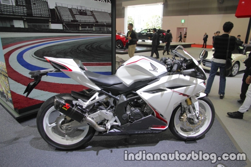 Honda cbr 250rr ra mắt phiên bản trắng ngọc trinh tại nhật bản