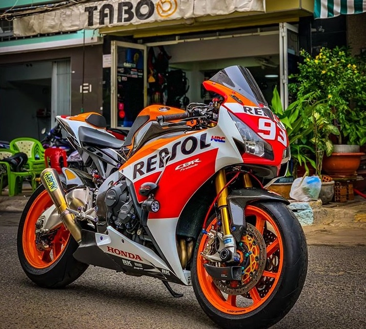 Honda cbr1000rr sp repsol độ mạnh mẽ trên đất việt