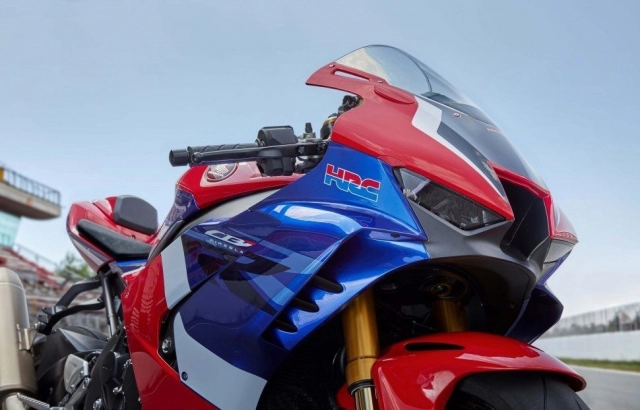 Honda cbr1100 super blackbird dự kiến hồi sinh trong thời gian tới