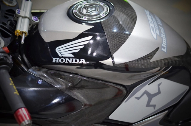 Honda cbr650f độ mê hồn với phong cách tem đấu cùng dàn đồ chơi đắt tiền