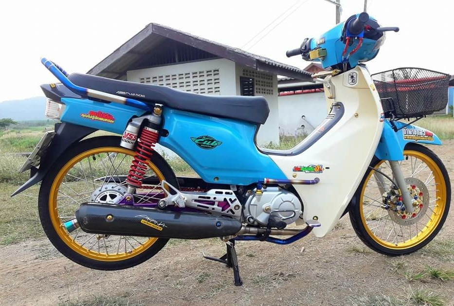 Honda cub fi độ mang vẻ đẹp độc lạ của biker xứ chùa vàng