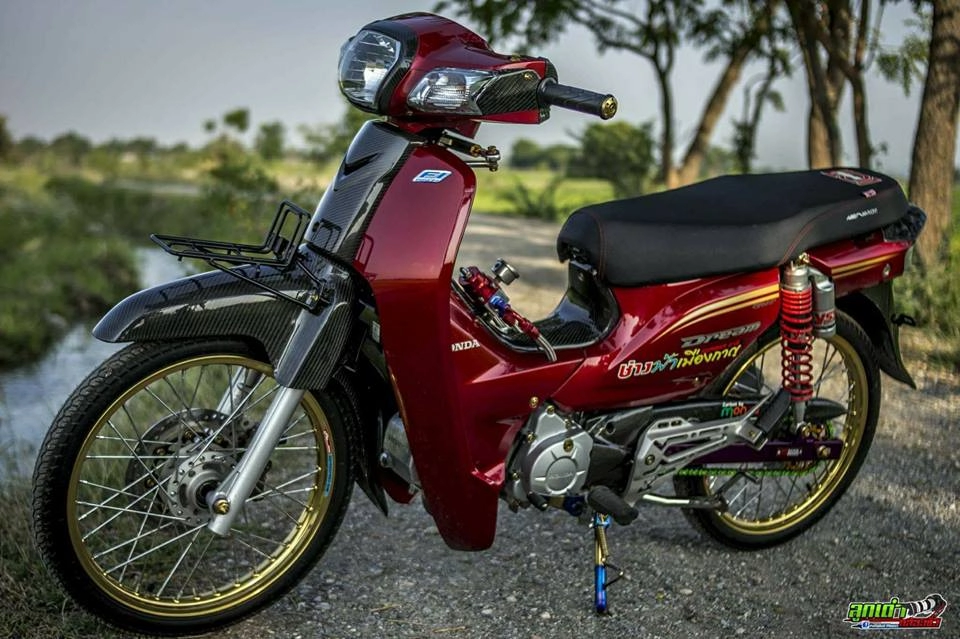 Honda cub fi độ mang vẻ đẹp tìm ẩn đến từ biker xứ chùa vàng