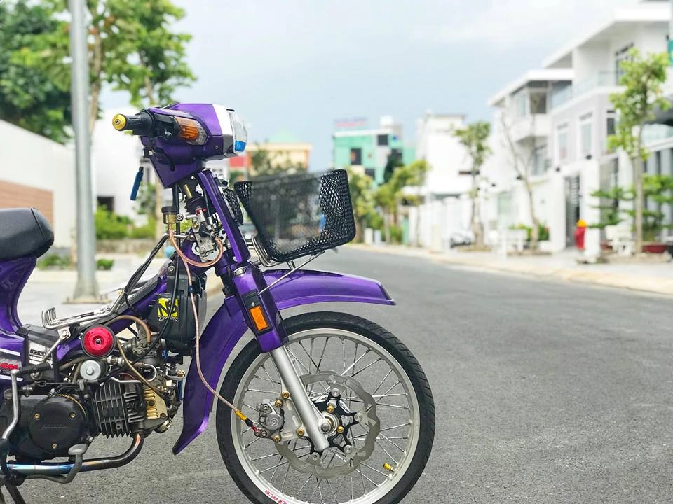 Honda dream - giấc mơ ngày cũ tái sinh qua bàn tay của biker vùng đất biển