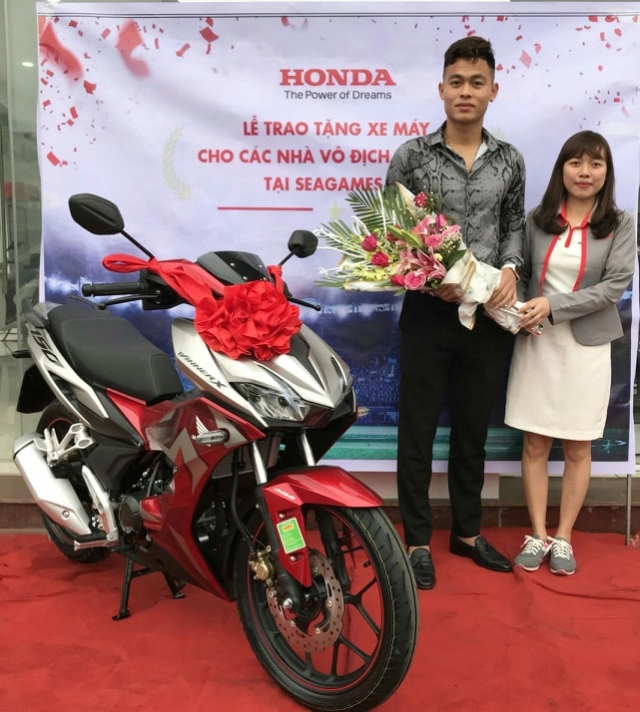 Honda hoàn tất bàn giao xe cho đội tuyển nữ và u-22 việt nam sau chiến thắng tại seagames 30