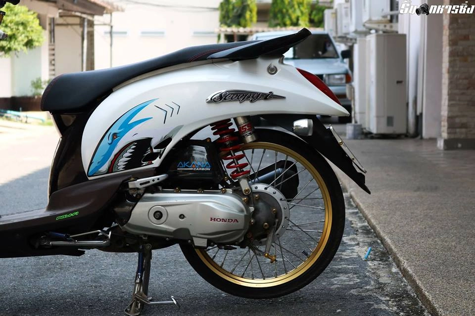 Honda scoopy độ bức phá vẻ đẹp nguyên thủy của biker xứ chùa vàng