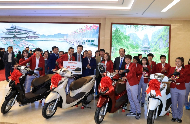 Honda vn tiếp tục la nha tai trơ chính cua các đôi tuyên bóng đá quôc gia vn 2021 - 2024