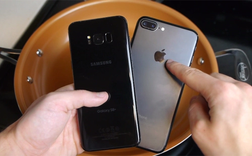 Iphone 7 plus và galaxy s8 thi gan cùng nước đun sôi