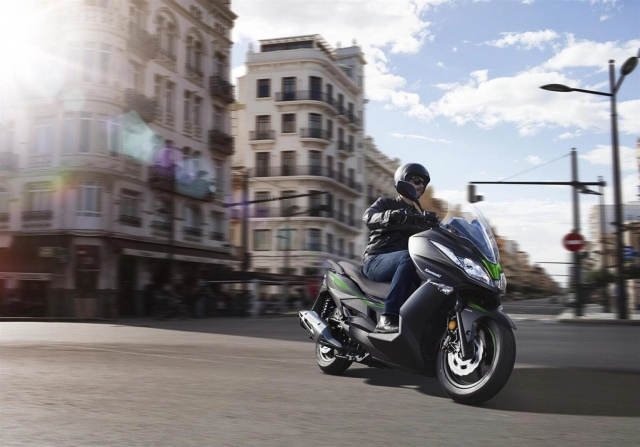 Kawasaki j125 xe tay ga 125cc có giá bán khoảng 137 triệu đồng