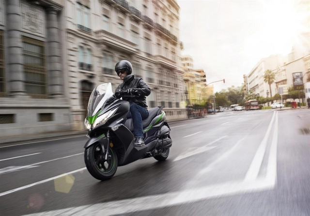 Kawasaki j125 xe tay ga 125cc có giá bán khoảng 137 triệu đồng