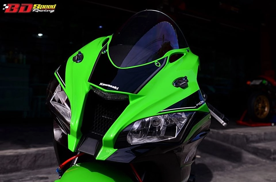Kawasaki ninja zx-10r độ đẹp mê hồn với loạt trang bị đường đua