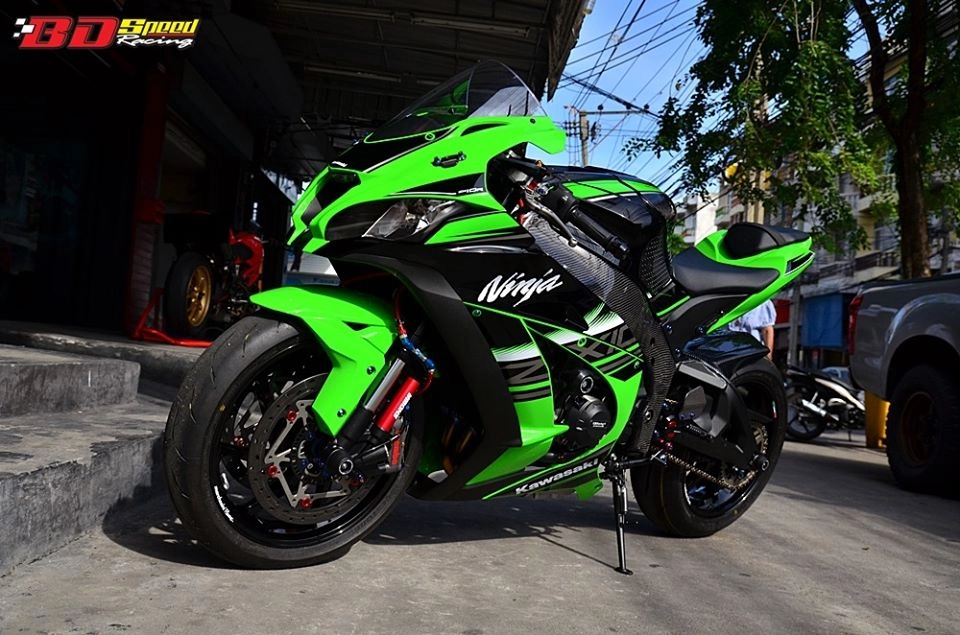 Kawasaki ninja zx-10r độ đẹp mê hồn với loạt trang bị đường đua