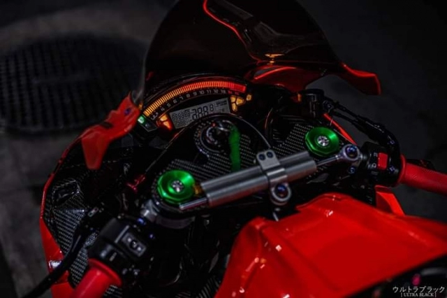 Kawasaki ninja zx-10rr độ lôi cuốn trong diện mạo cam đen