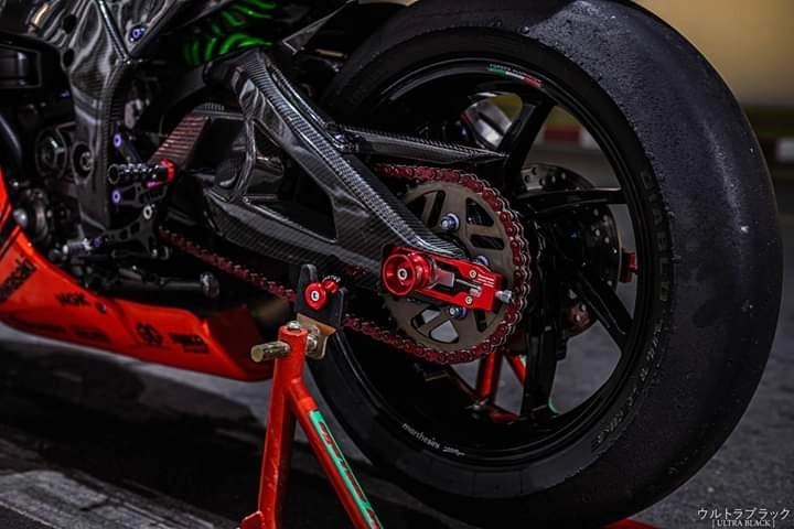 Kawasaki ninja zx-10rr độ lôi cuốn trong diện mạo cam đen