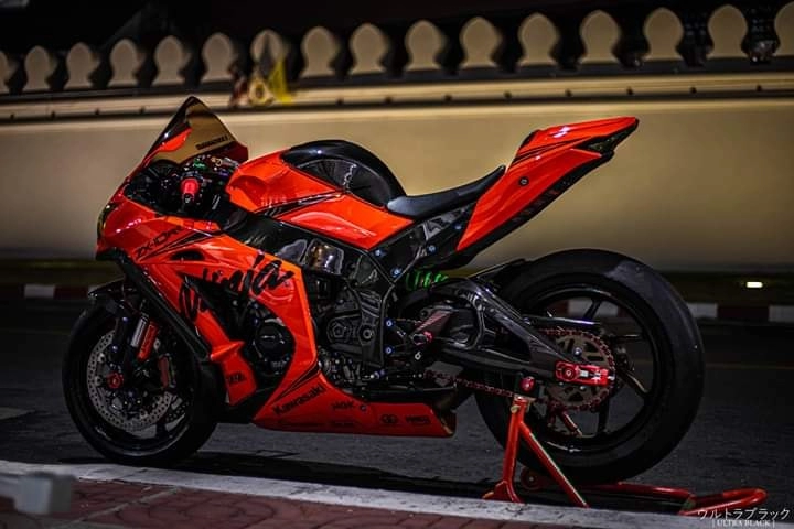 Kawasaki ninja zx-10rr độ lôi cuốn trong diện mạo cam đen