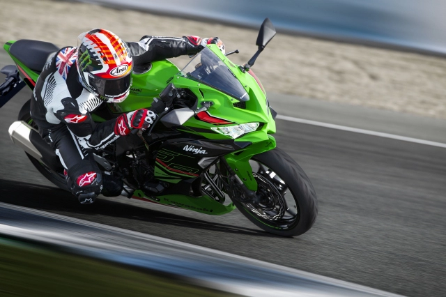 Kawasaki ninja zx-25r 2023 tiếp tục cập bến thái lan sau nâng cấp mới