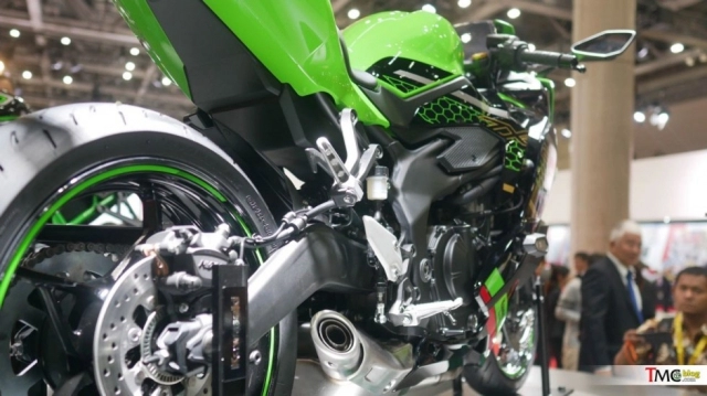 Kawasaki ninja zx-25r mới sẽ gồm 2 phiên bản std và se với các tính năng khác nhau