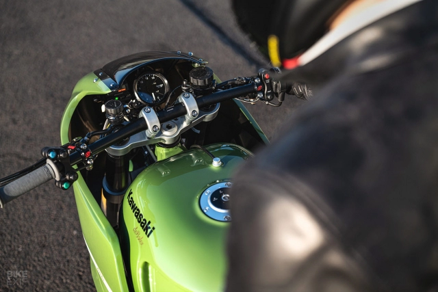 Kawasaki zrx1200r độ phong cách xanh lá độ đáo đến từ debolex
