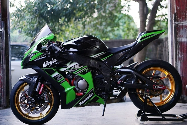 Kawasaki zx-10r độ tuyệt đối với vẻ ngoài sành điệu như phiên bản đường đua