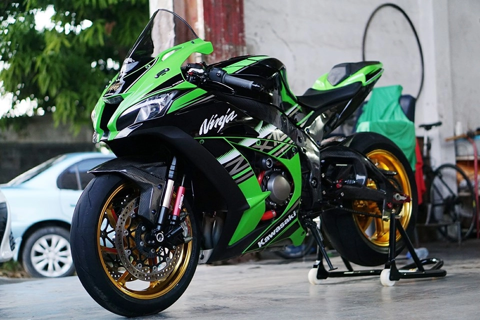 Kawasaki zx-10r độ tuyệt đối với vẻ ngoài sành điệu như phiên bản đường đua