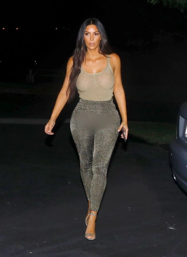 Khi hà hồ diện bodysuit đụng độ kim kardashian ai hơn ai