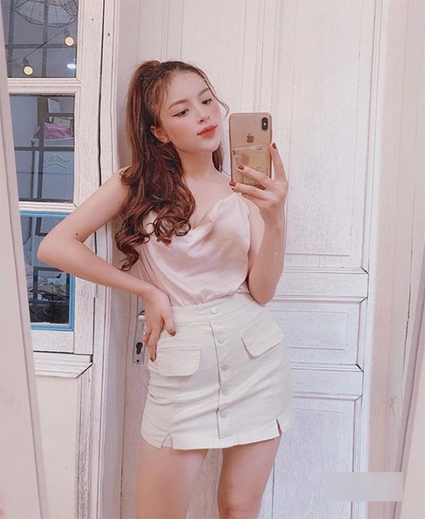 Không chỉ xinh đẹp vợ hotgirl của thánh chế nổi tiếng showbiz việt còn gây chú ý bởi điều này