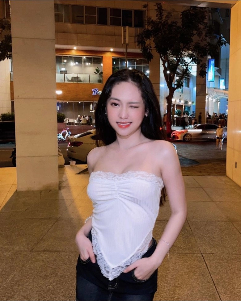 Không còn ầm ĩ thị phi hotgirl thuý vi giờ cất tiệt đồ ren hở chút đỉnh vẫn hút bộn like