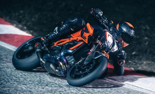 Ktm 1290 super duke r 2020 chính thức ra mắt với loạt thông số ấn tượng