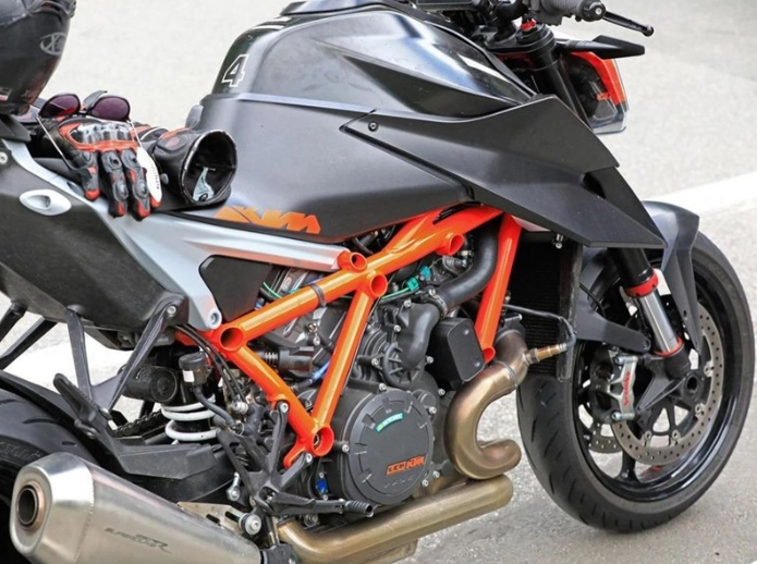 Ktm 1290 super duke r 2020 được tiết lộ hoàn chỉnh qua teaser thứ 3